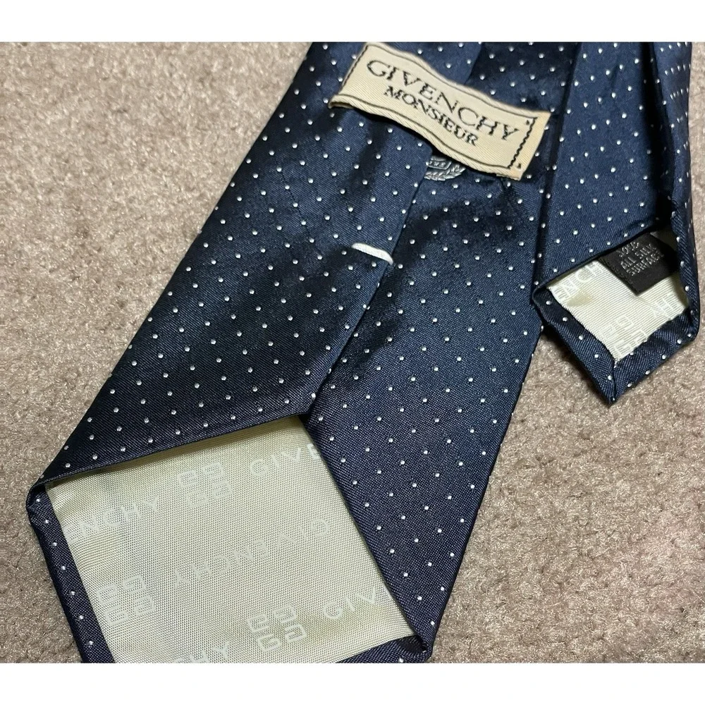 Givenchy Monsieur Rare Grove Worldwide Manufacturing Cranes Blue Tie Silk‎